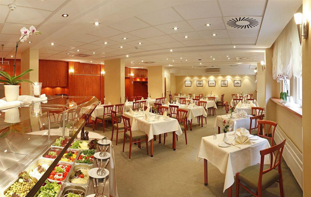 Achat Hotel Dresden Elbufer Restaurante foto